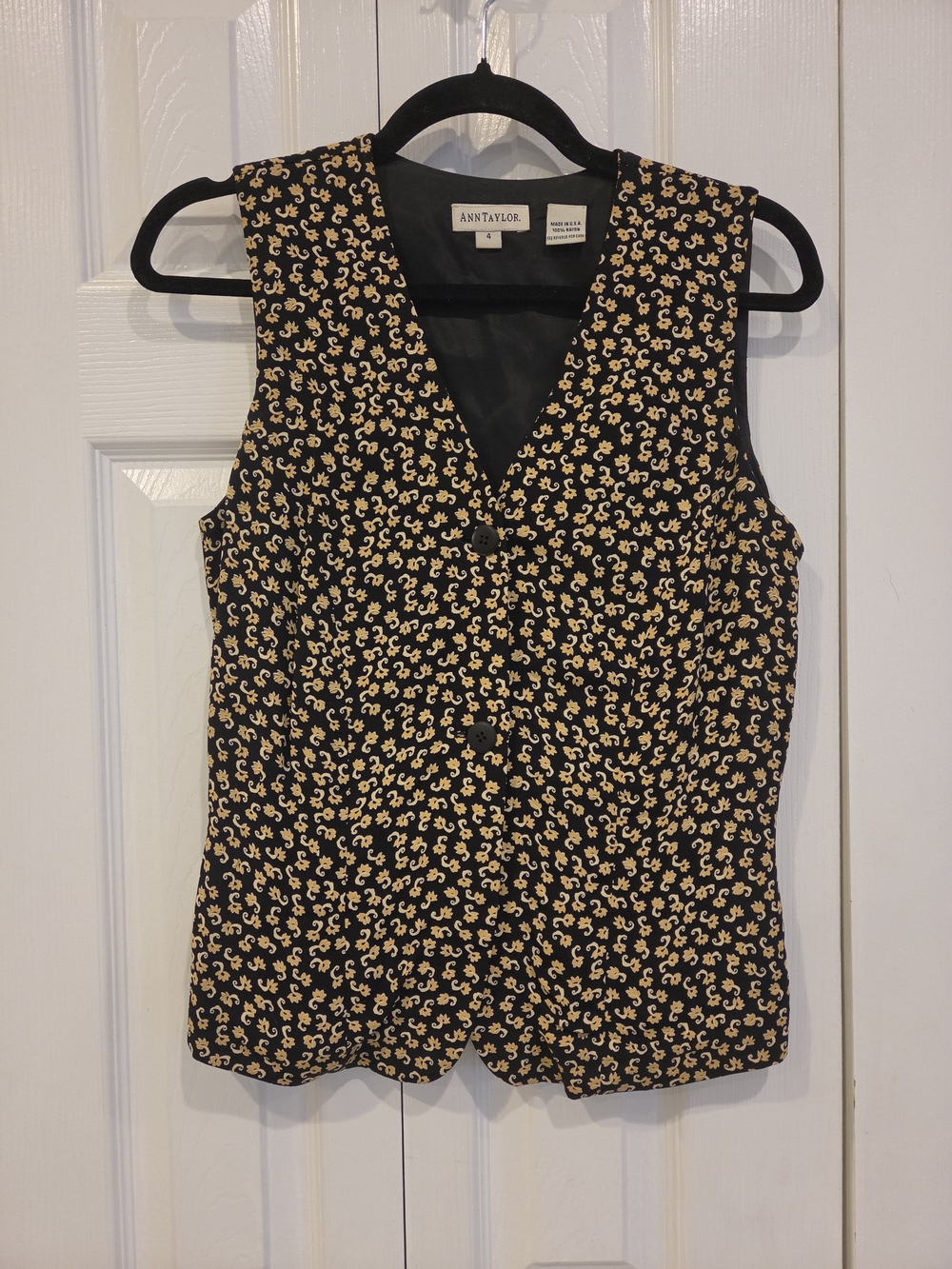 Vintage Late 90s/Y2K Ann Taylor Black & Yellow Floral V-Neck Button Vest